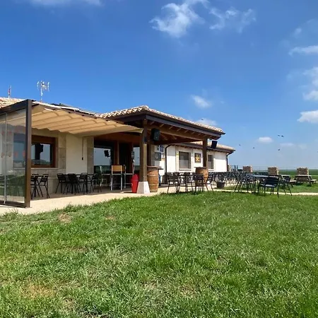Albergue De Peregrinos Fuente Sidres-2